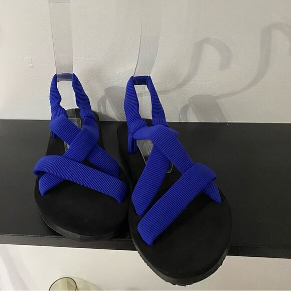 Lava Island Blue Sandals Womens Size 7 1/2 to 8 1/2 - Picture 6 of 6